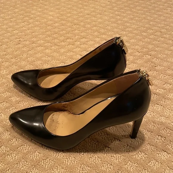 Ann Taylor black pumps - Picture 2 of 5